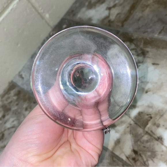 Set  of two Vintage Glass squiggle wavy Z shaped crocked steam martini glasses - Picture 9 of 15